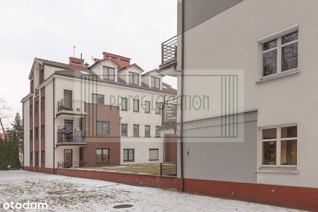 możliwość 3 pokoi / 2 garaże / balkon-17