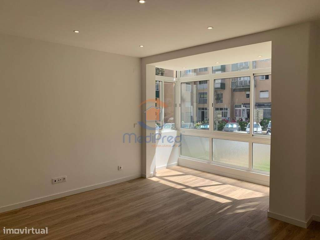 Apartamento T3 totalmente remodelado | Amadora-13