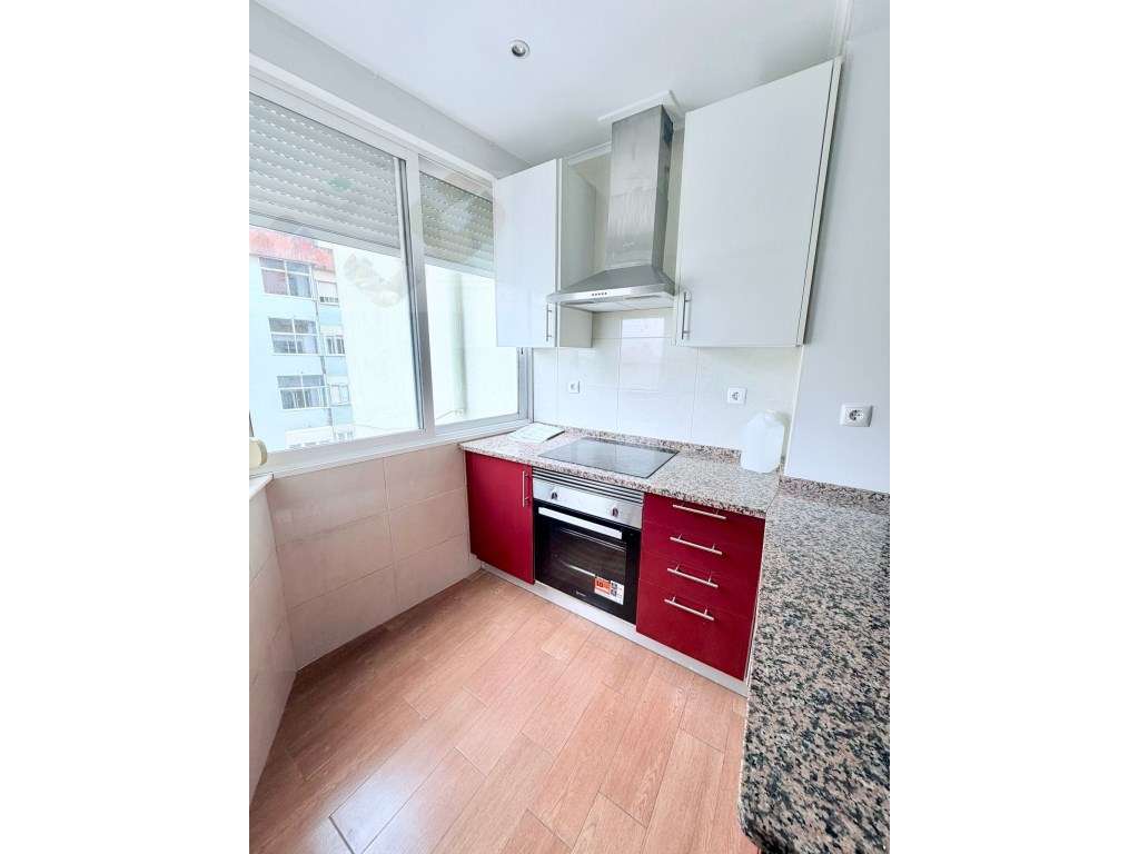 Amadora Venteira, Excelente T1, Remodelado e Equipado, Oportunidade...-8