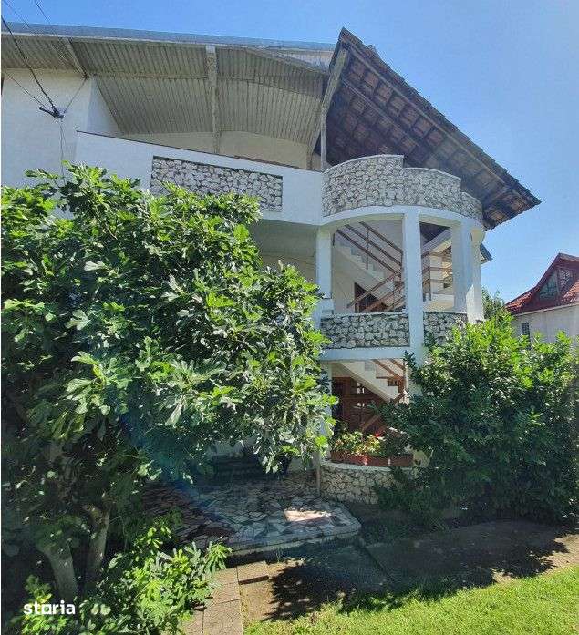 Vila deosebita cu o oaza de verdeata - Imagine principală: 1/19