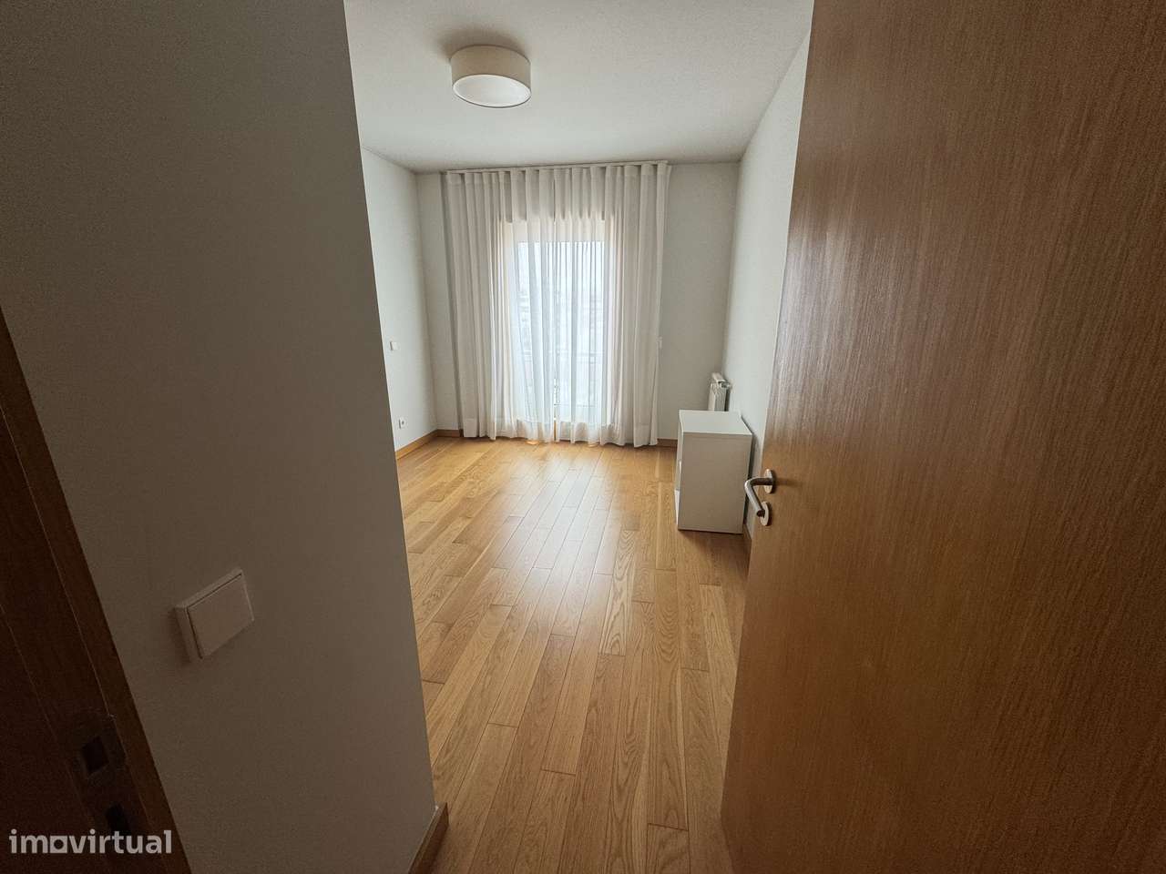 Alugo T2 - Em frente ao HSJ e metro - Grande imagem: 3/5