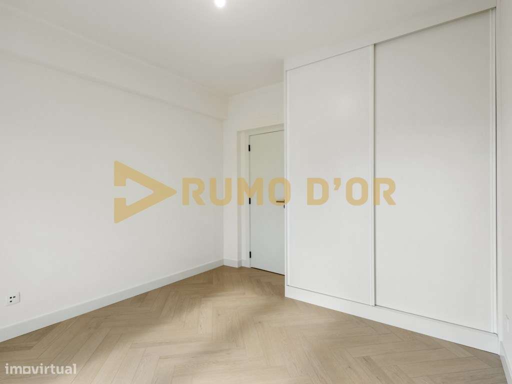 Exclusivo T2 com Vista Mar em Santa Cruz Elegância, Conforto e Loca...-16