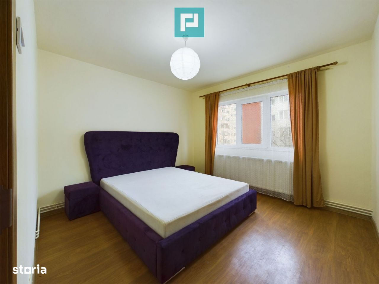 Apartament cu 3 camere în Zona 300