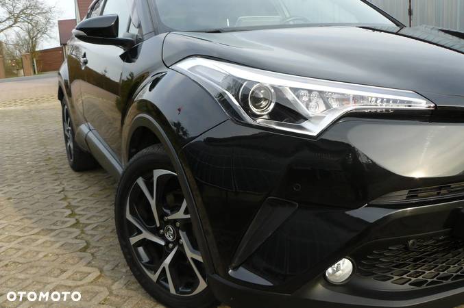 Toyota C-HR 1.2 Turbo Team Deutschland - 11