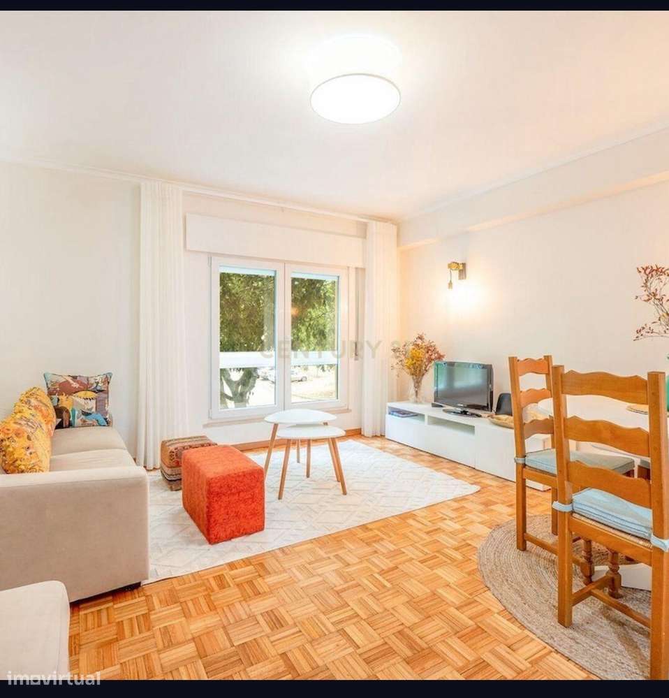 Apartamento Luminoso em Localização Privilegiada - Grande imagem: 2/22