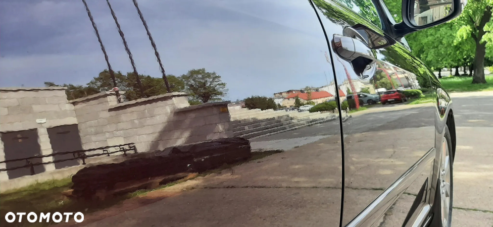 Toyota Avensis 1.8 VVT-i Sol Premium - 20