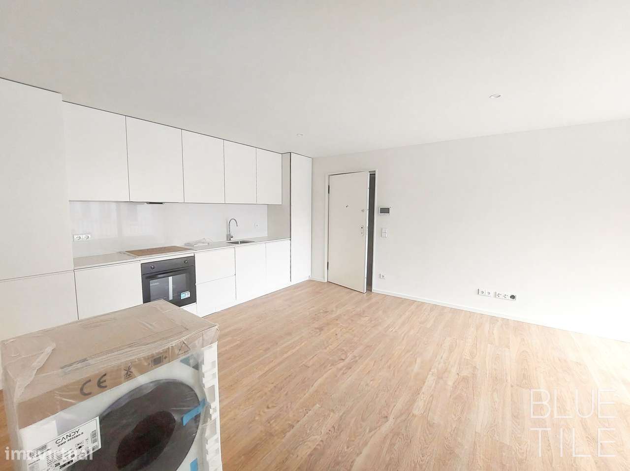 Apartamento T1 - voltado para o parque do Covelo, com lugar de garagem-10