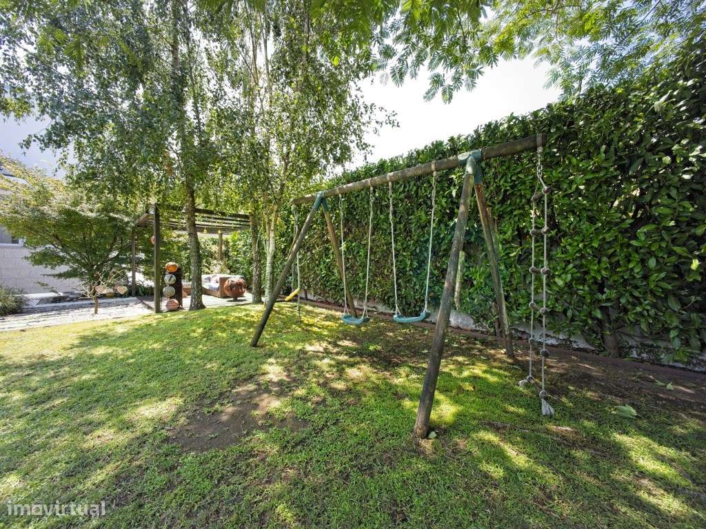 Moradia T3 em Vale S. Cosme- Piscina e jardim privativo-38