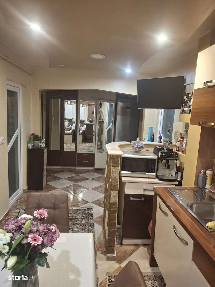 CET , apartament 2 camere decomandate , etaj 1/4 , centrala gaze-2