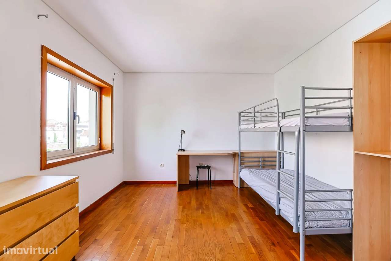 T3 no Centro de Barcelos, com Suíte e 3 frentes-20