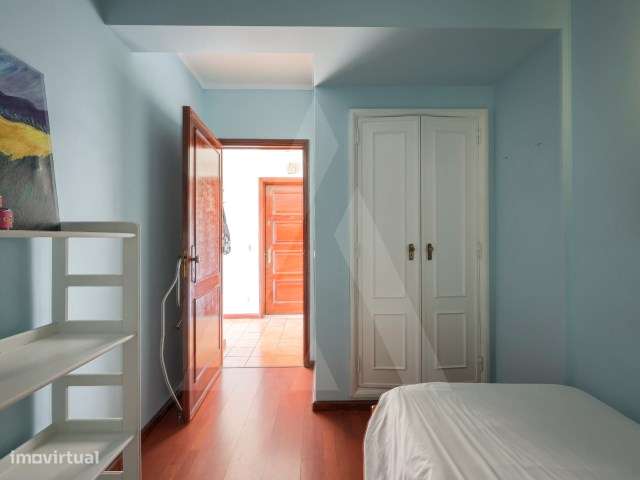 Apartamento T1+1 com arrumos e lugar de garagem em Mafamude!-17