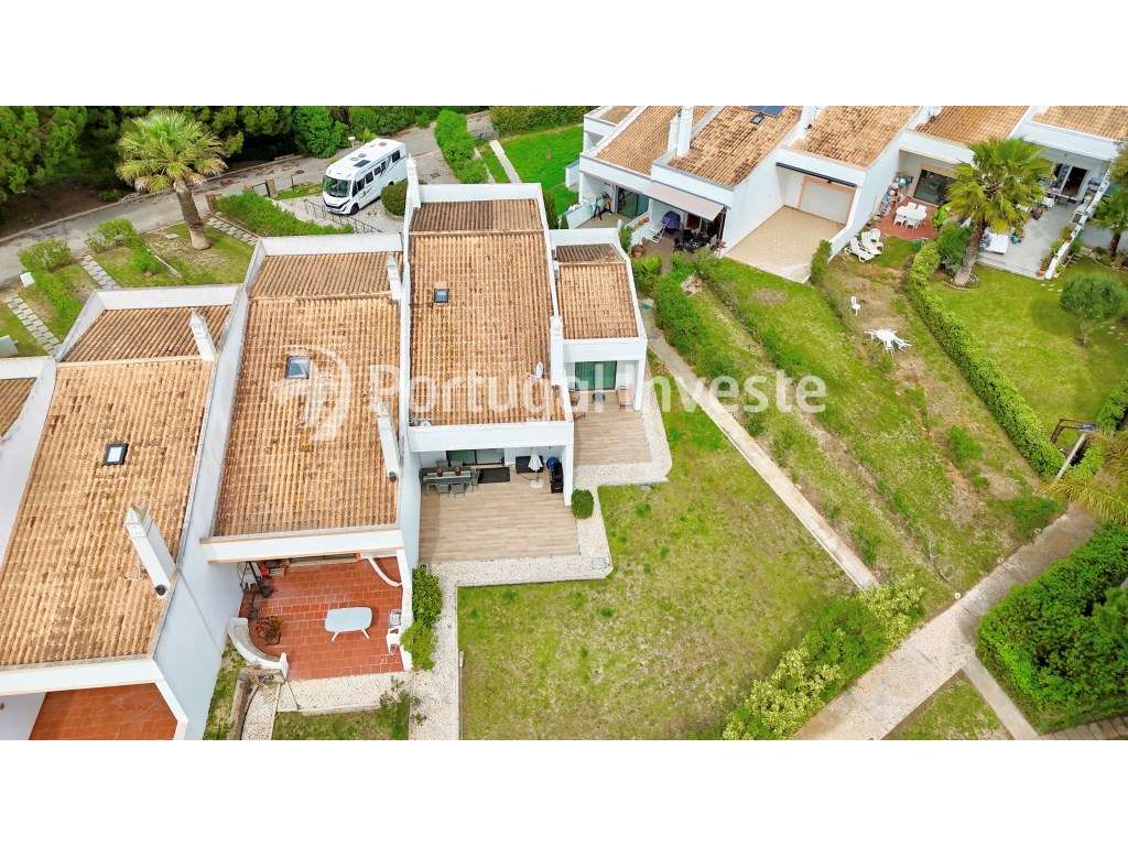 Moradia de Luxo com 3 Suites + T1 Independente em Condomínio com Pi...-26