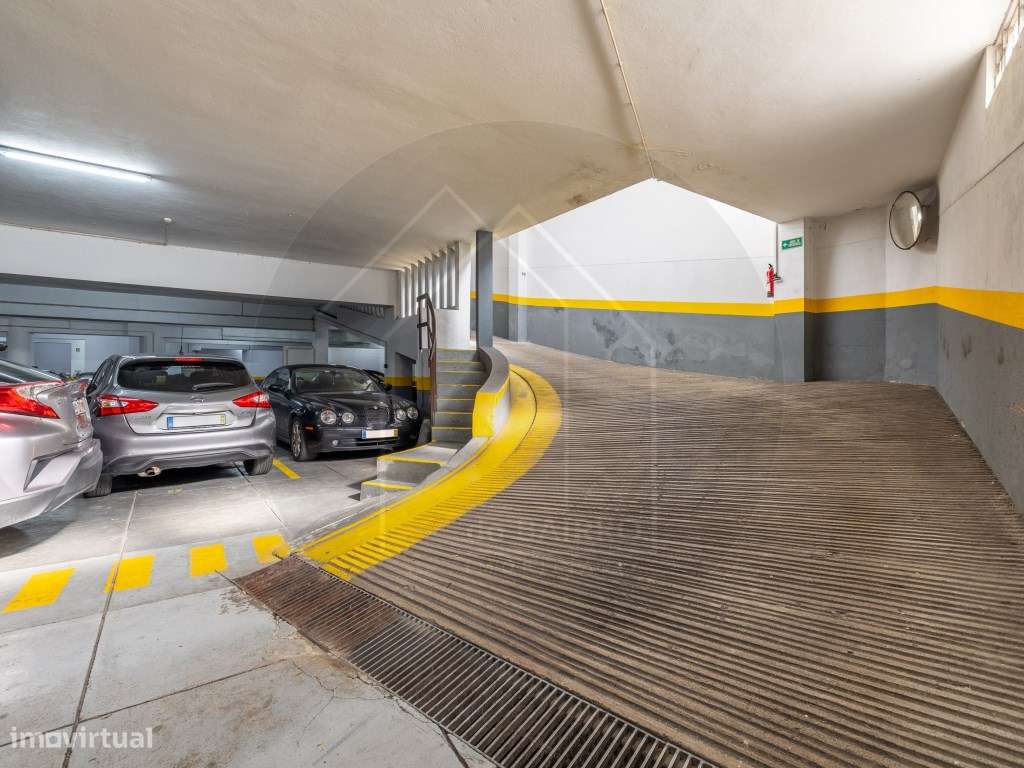 Parque de Estacionamento com 53 Lugares | Investimento Seguro | Porto-22