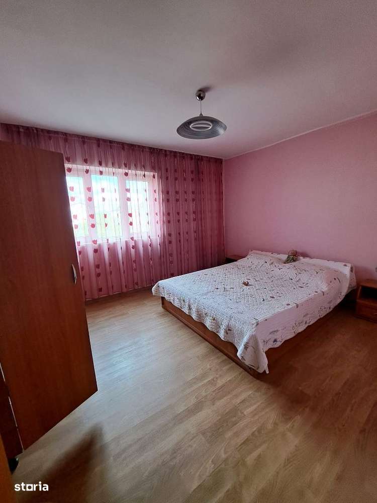 3 Camere De Vânzare Apartament - Savinesti - Imagine principală: 2/10