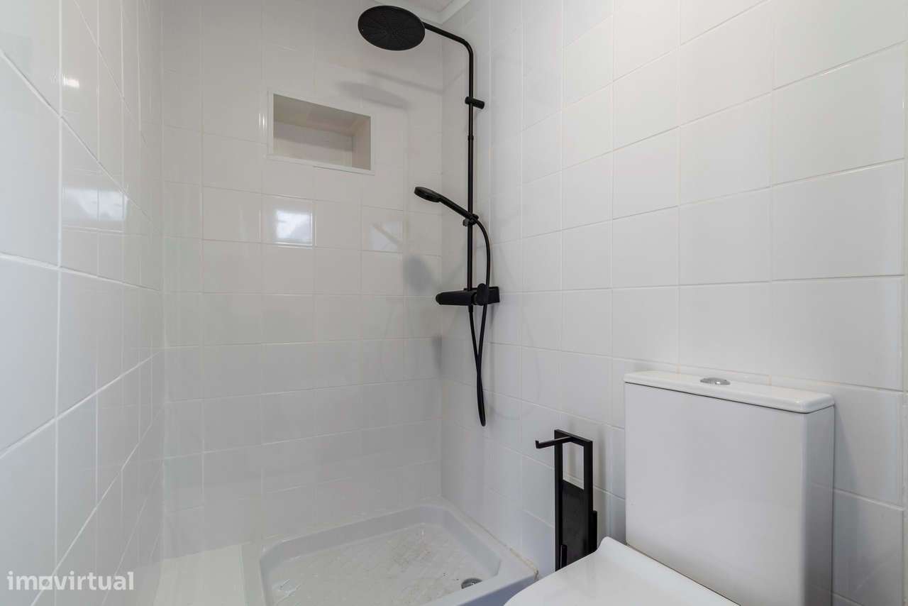 Apartamento T3+1 com Terraço e 3 Wcs em Galamares, Sintra-43