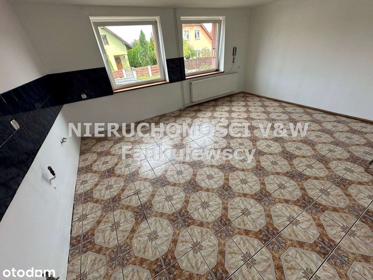 Piękny bliźniak z idealną lokalizacją i widokiem-10