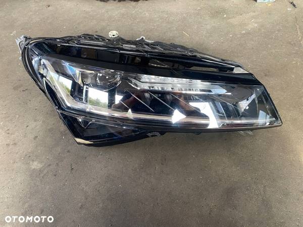 SKODA SUPERB III LIFT LAMPA PRAWA PRZEDNIA KOMPL. - 1