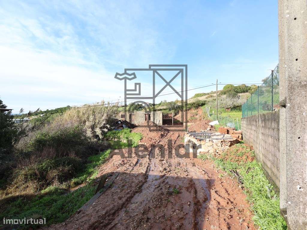 Moradia para restauro em Alenquer-13