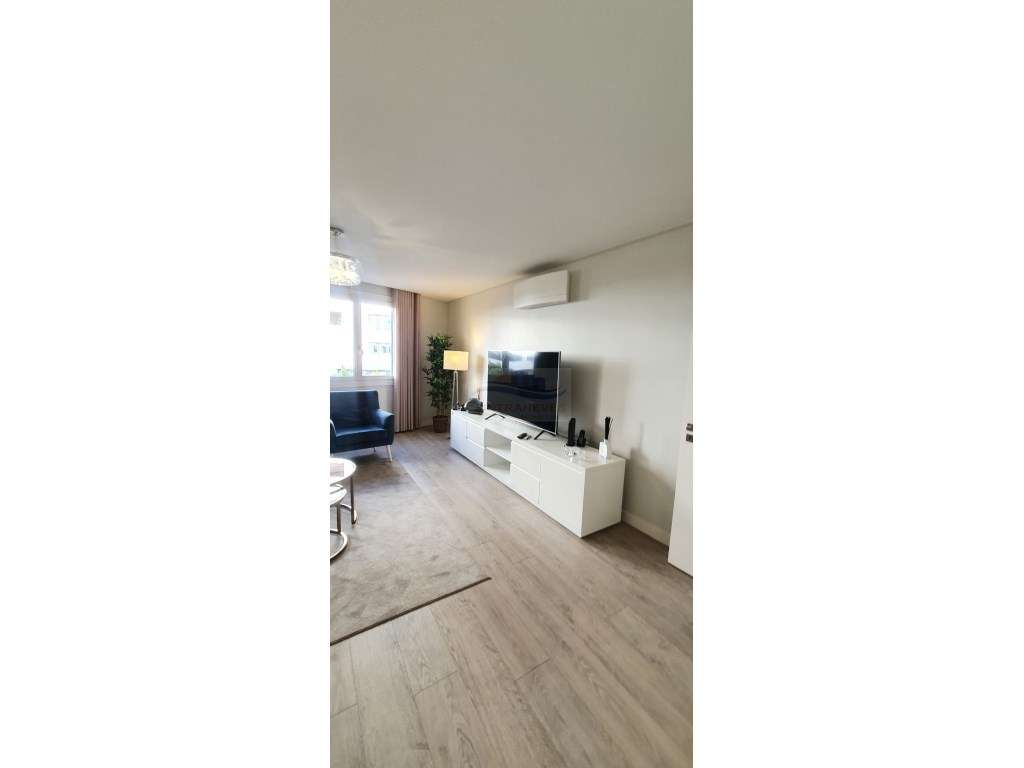 T3 de luxo e requinte com 3 WCS e Garagem nas Lezírias do Infantado-9