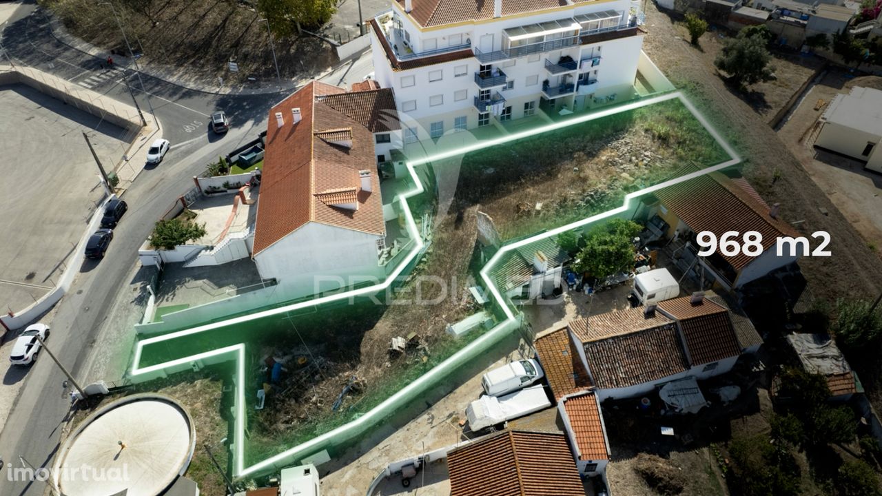 Terreno urbano no centro de Alenquer