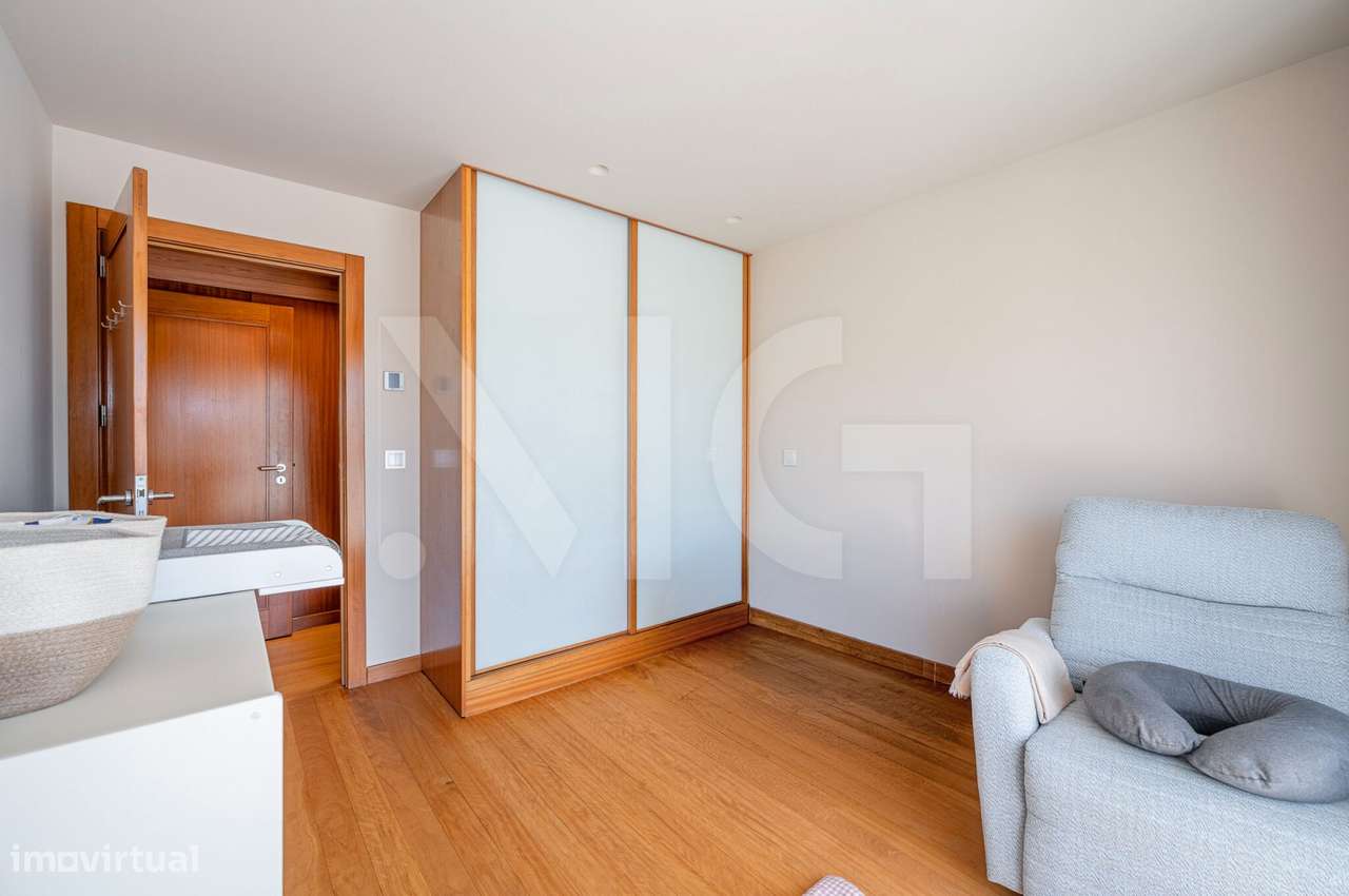 Penthouse T2 Matosinhos em Condomínio fechado com Garagem e Arrumos-30
