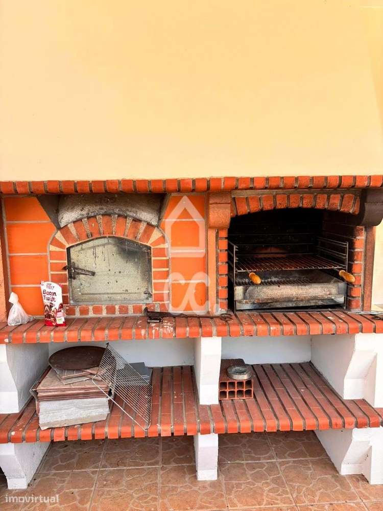 COIMBRÃO-------Venda global de Moradia individual T3 inserida em terre-23