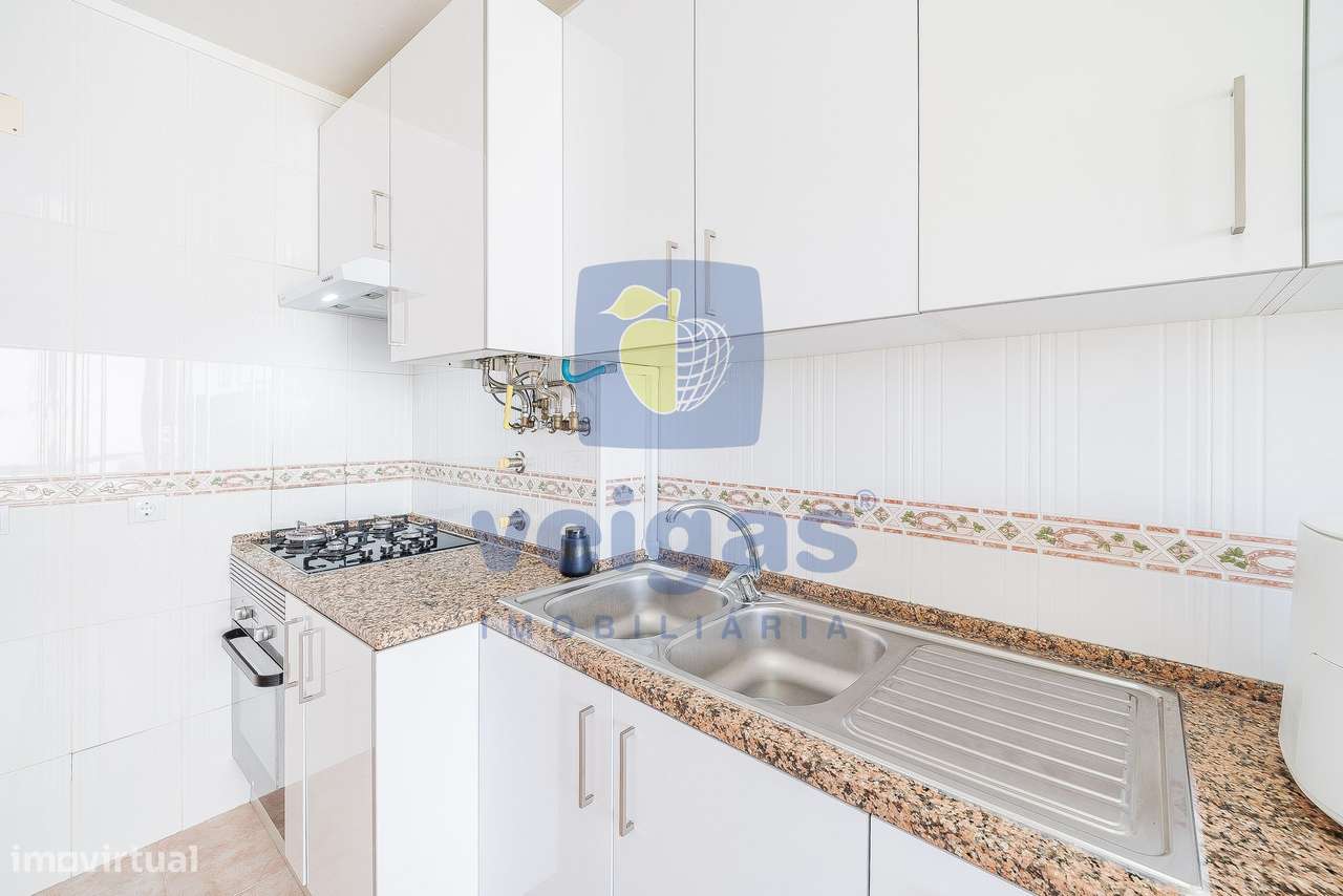 Apartamento T2 como novo, equipado e mobilado em Fitares-33