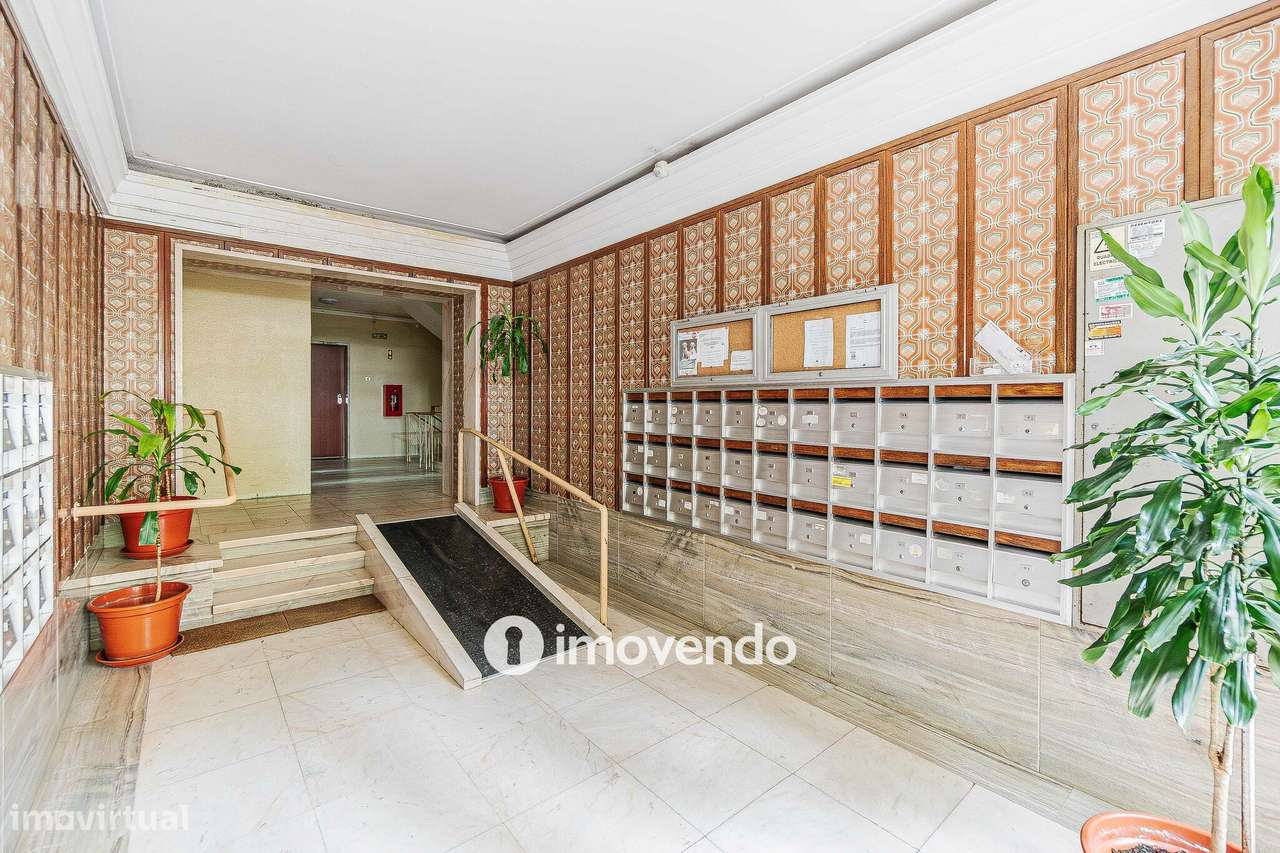 Apartamento T2 com áreas amplas, em Odivelas-36