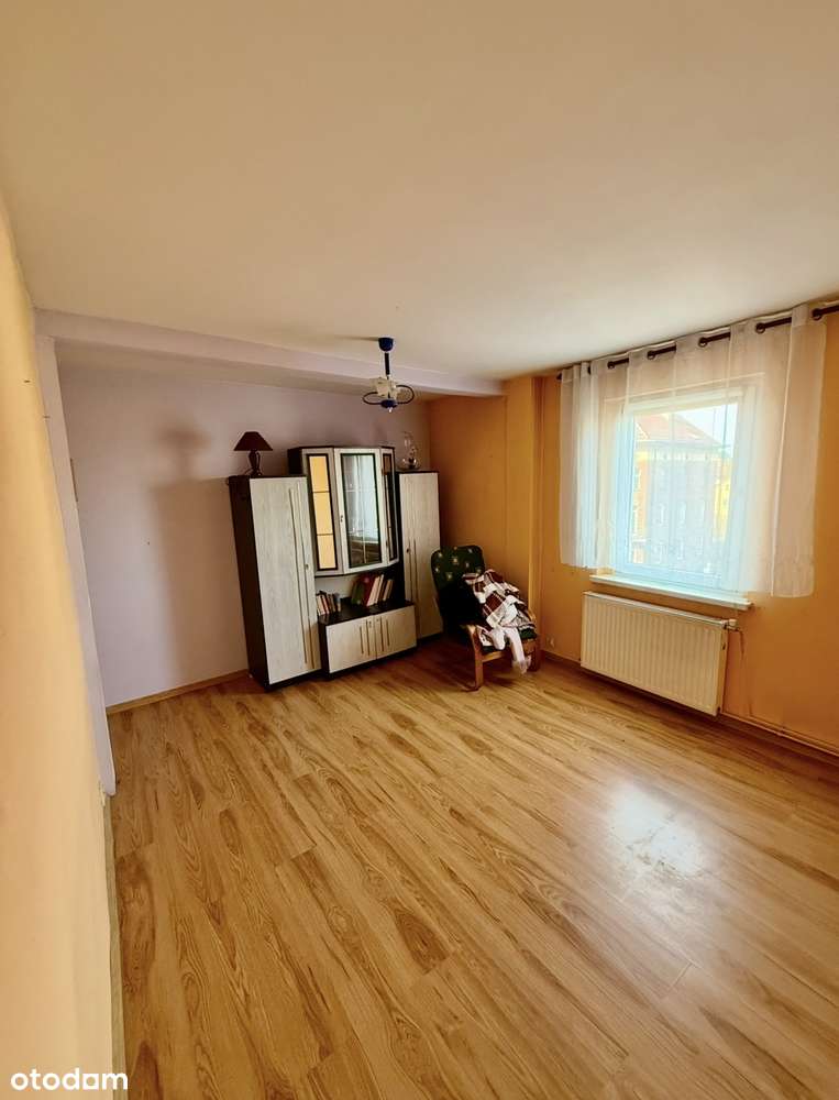 TRZY POKOJE Z GARAŻEM W CENTRUM CHOJNOWA - Pełny obrazek: 4/9