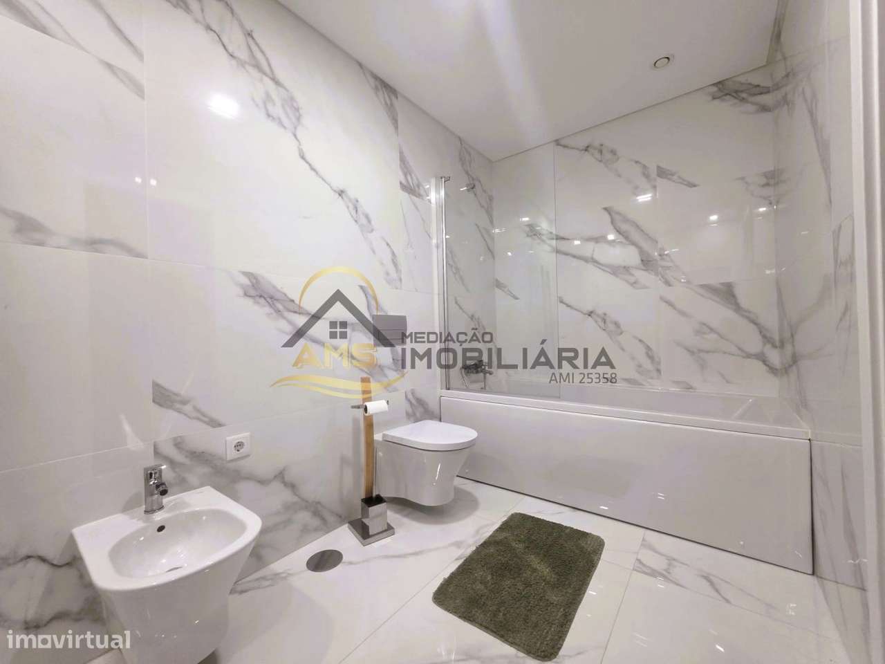 APARTAMENTO T3 COM TERRAÇO DE 186M²-36