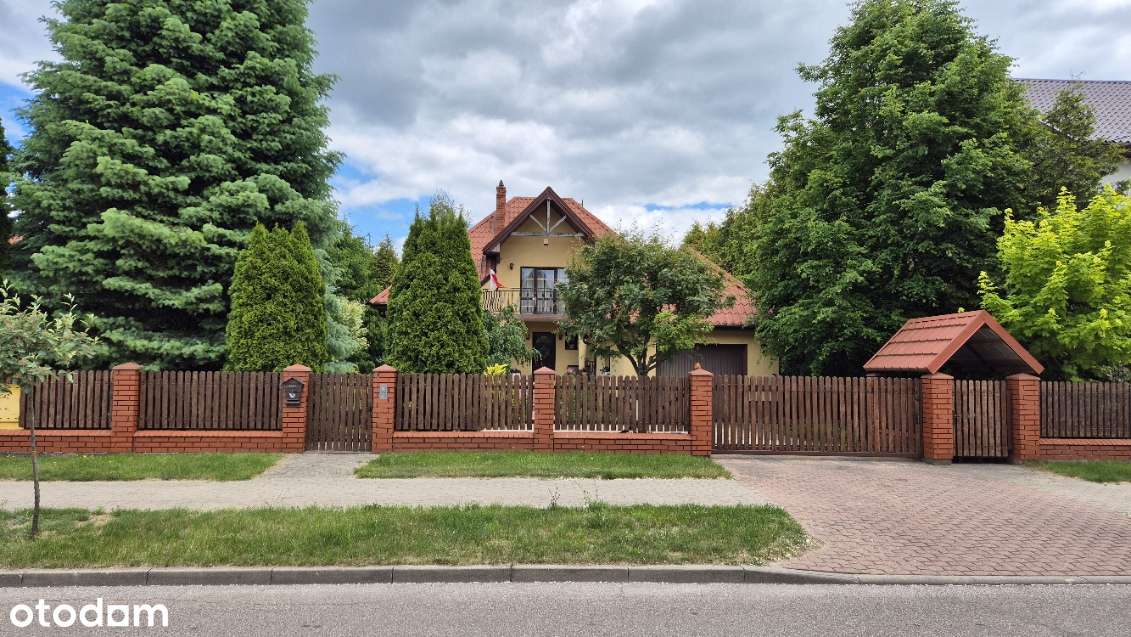 Przestronny dom 277m² z pięknym ogrodem na działce 1940m²