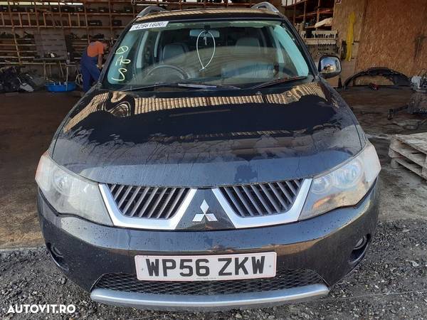 Maner Haion Mitsubishi Outlander SUV (416) - 1