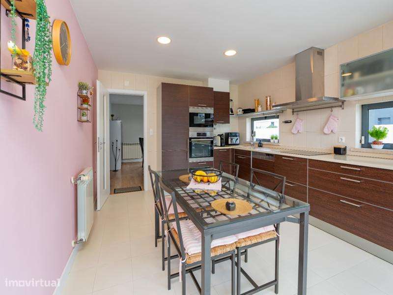 Excelente Moradia Isolada com 5 ass. Garagem, Anexo e Jardim - Grande imagem: 5/46