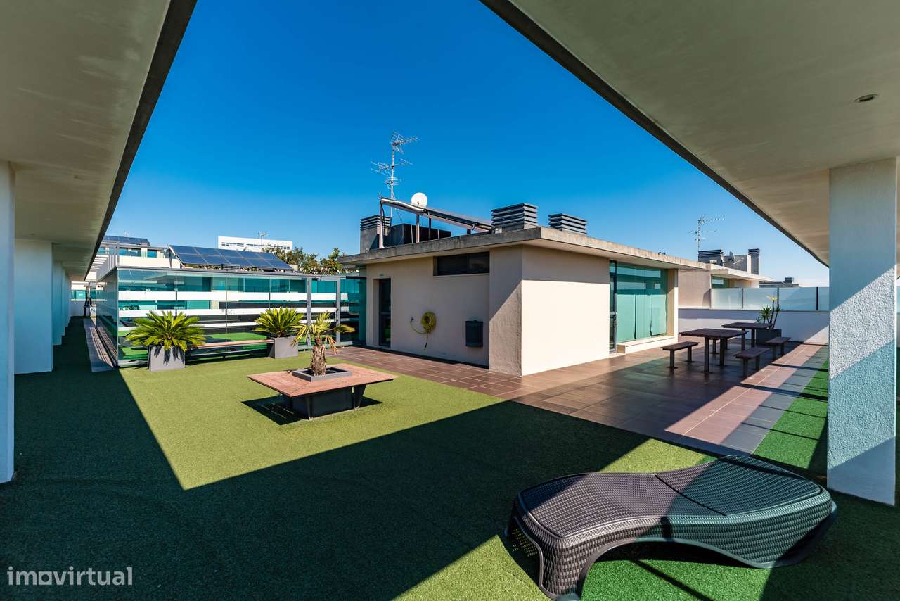 T2 | Condomínio Qta. Comendadeiras | Piscina | Varandas | Parqueamento-26