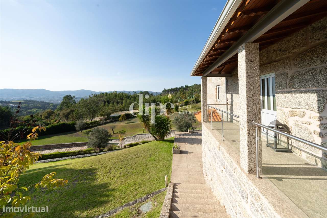 Luxuosa Quinta T4 inserida num terreno com 12.600m2 - Grande imagem: 4/25