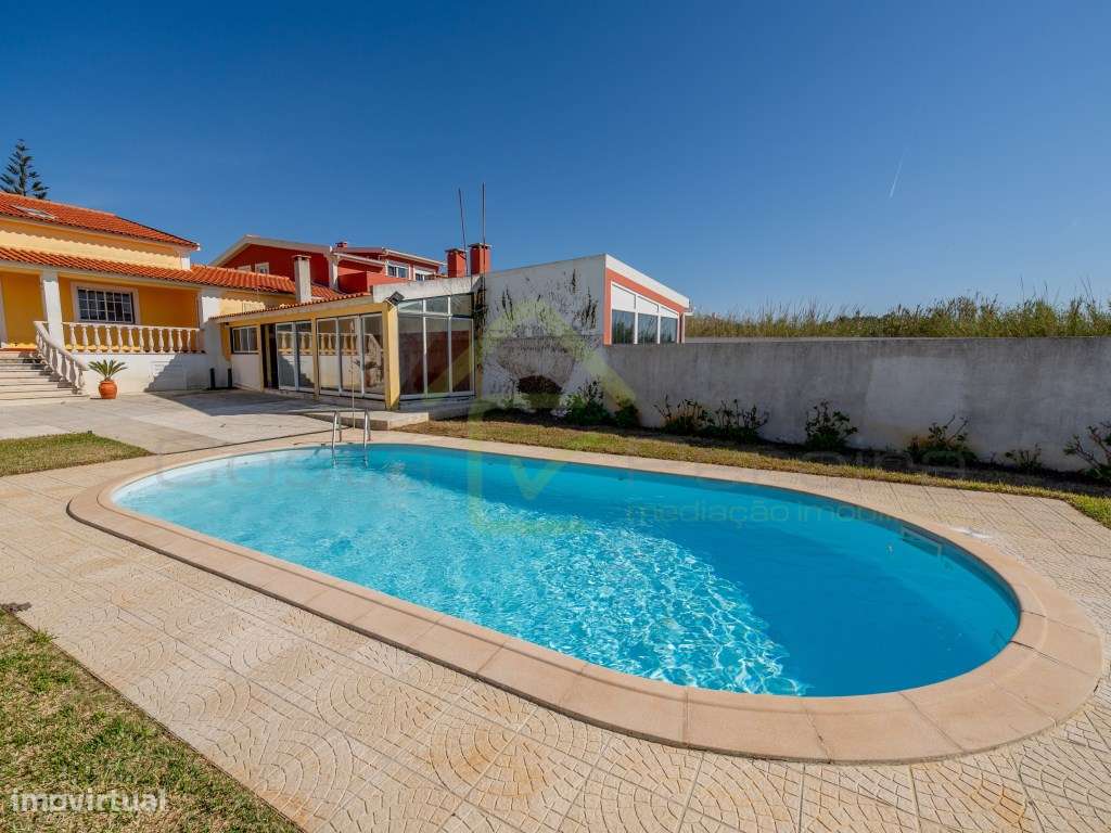 Moradia T2+2 com piscina e vista Mar-37