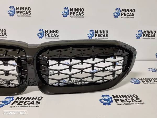 Grelha Frontal BMW Série 3 (G20/G21) Look M Diamond Black - 5