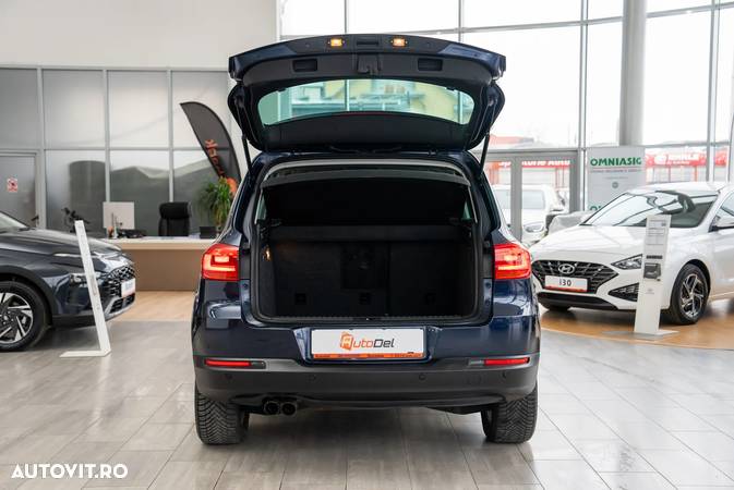 Volkswagen Tiguan 2.0 TDI 4Motion DSG Sport & Style - 25