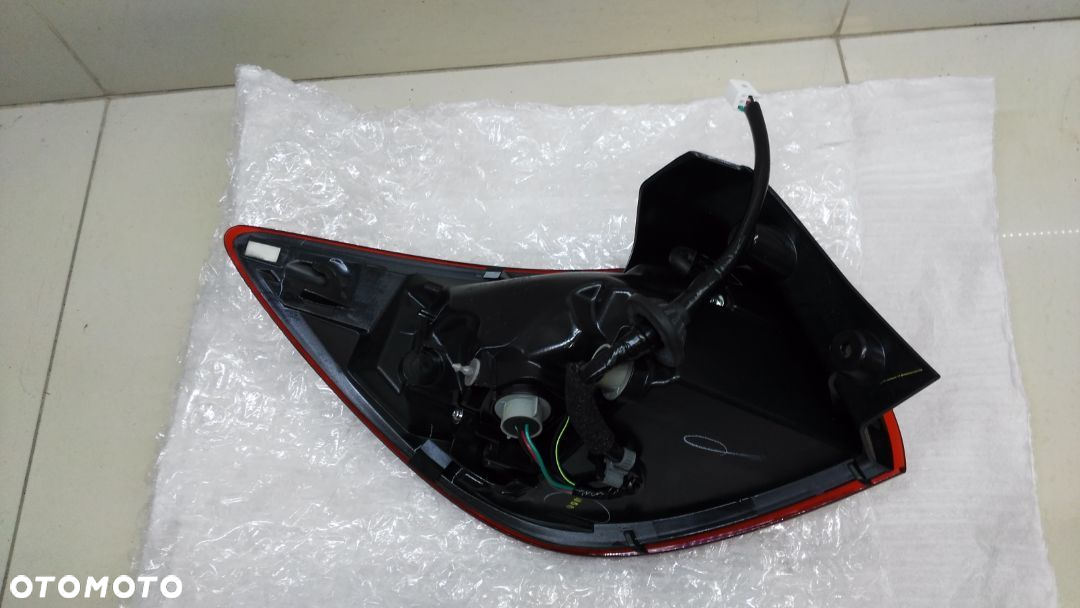 MAZDA 2 TYLNA LAMPA PRAWA TYL 15 - DB5J-51150 - 2