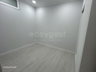 Moradia V1 transformado em V3 totalmente remodelado em Setúbal - Grande imagem: 5/19