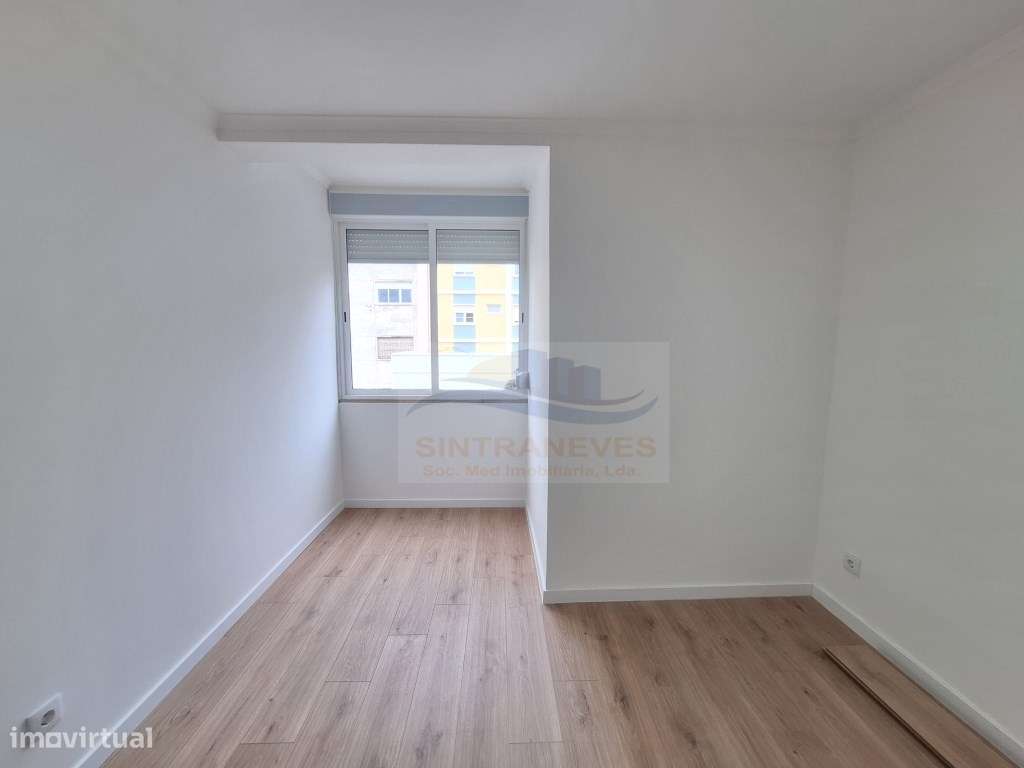 Magnífico T3 totalmente remodelado com varanda- Queluz-8