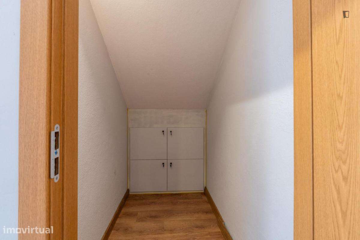 Cama - localizado em Santo Ildefonso Porto - Grande imagem: 3/6