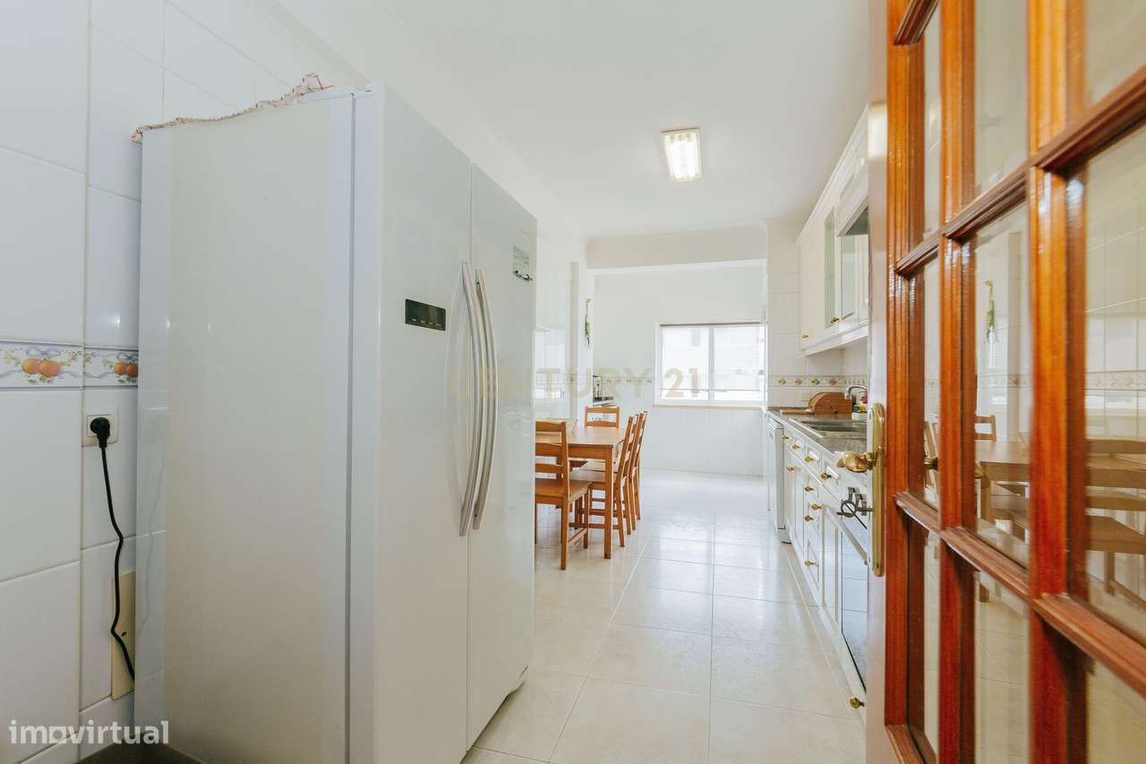 Apartamento T3 em Santa Iria de Azoia, Loures-3