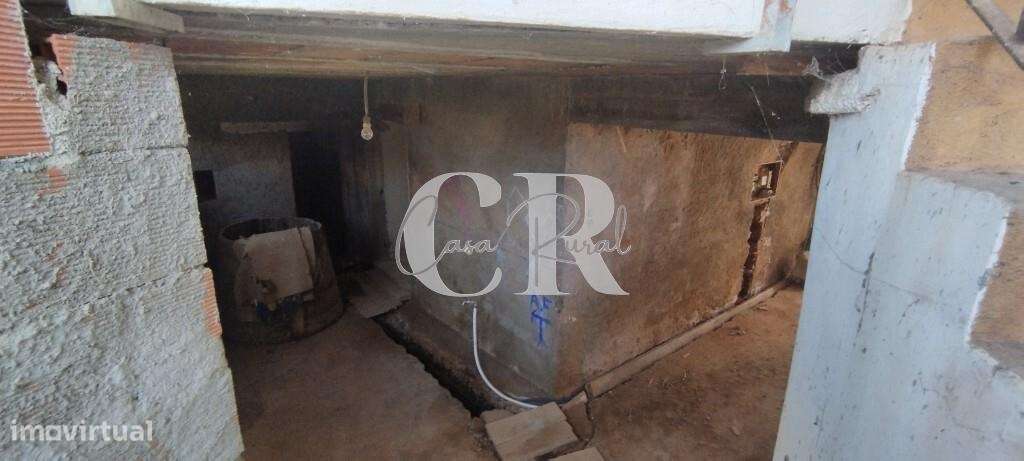 Moradia para restaurar-12