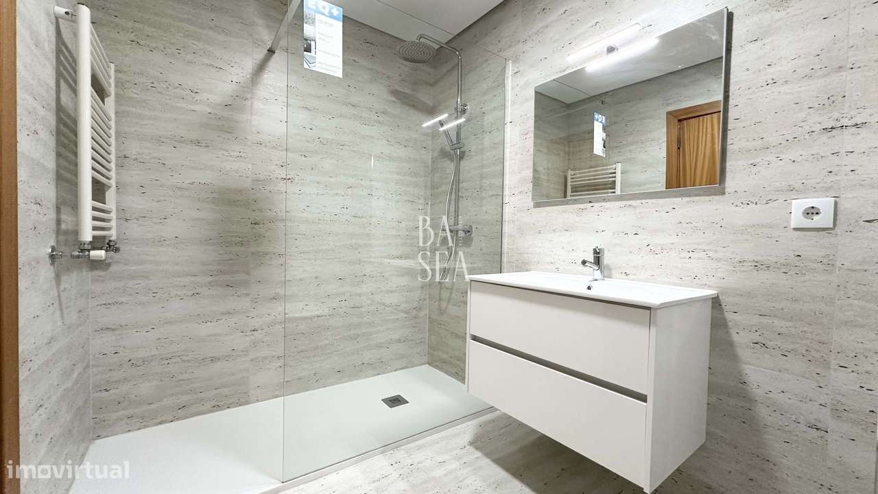 Apartamento T4 em  Nogueiró com uma box para 2 carros .-7