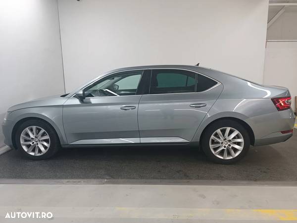 Skoda Superb 2.0 TDI DSG Ambition - 3