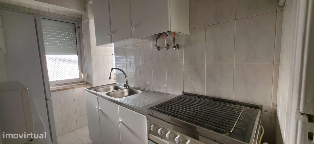 Apartamento T1 localizado na Falagueira-6