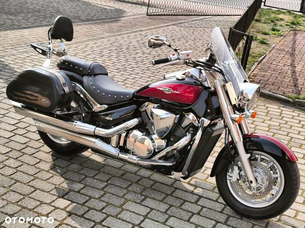 Suzuki Intruder - 8