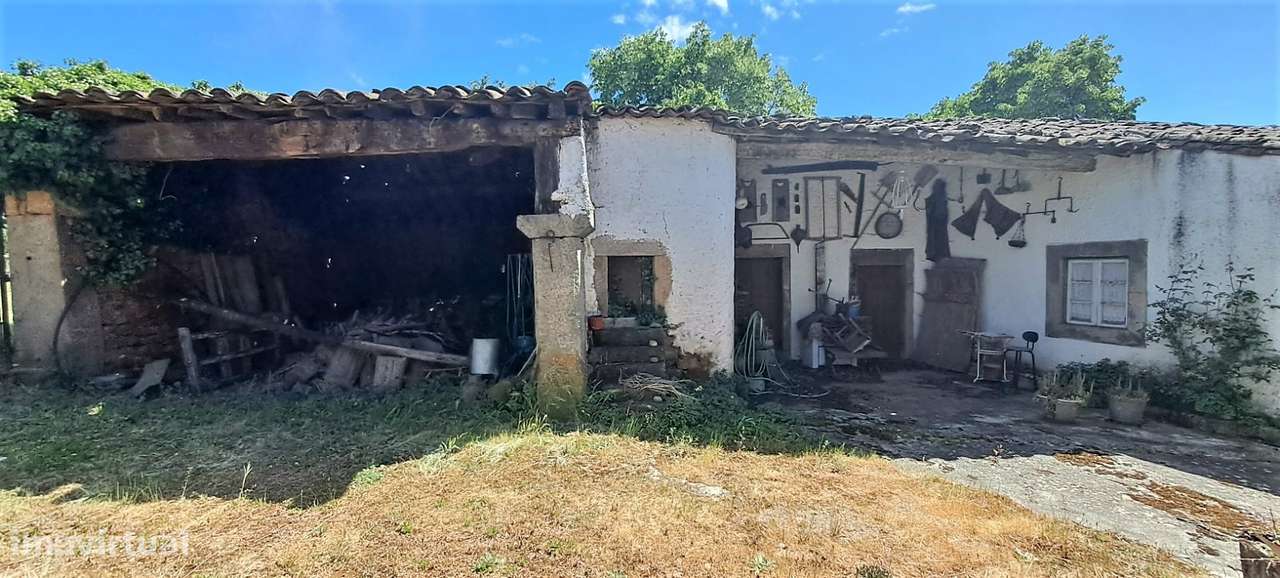 Moradia isolada T6 em Genísio, Miranda do Douro-10