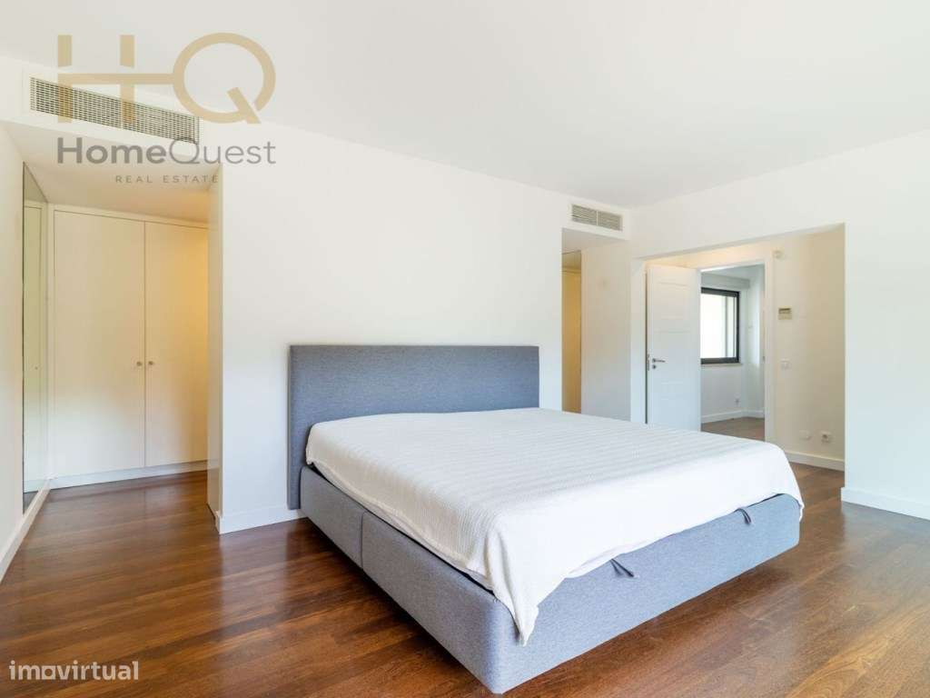 Moradia T4+2 Bairro da Martinha-55